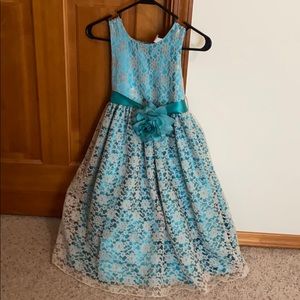 Girls dress